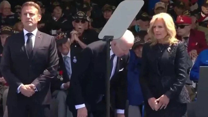 ABD Başkanı Biden, olmayan bir sandalyeye oturmaya çalıştı - Resim : 2