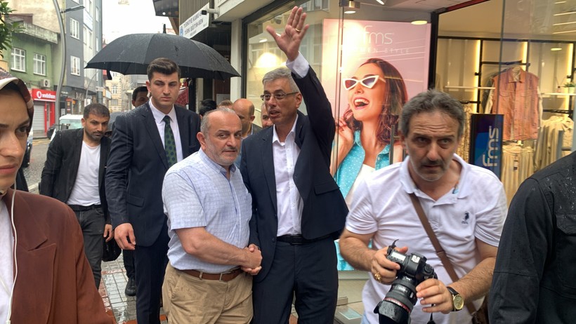 Bakan Memişoğlu ve vatandaş arasında geçen sigara diyaloğu güldürdü - Resim : 1