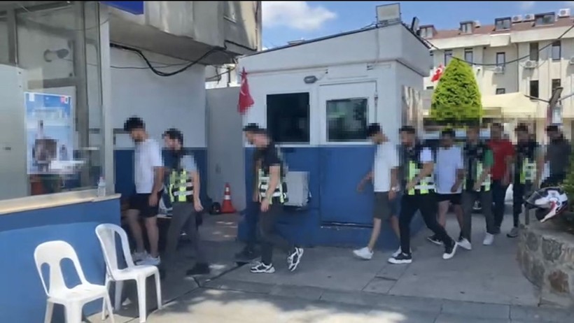 Beykoz'da asker eğlencesi için tüneli trafiğe kapatıp diğer vatandaşları mağdur eden 7 kişi yakalandı - Resim: 8