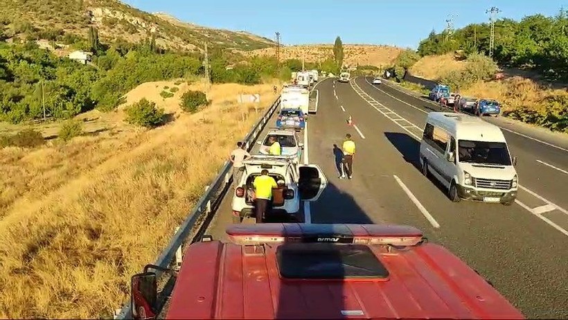 Malatya'da yolcu otobüsü şarampole devrildi: 22 yaralı - Resim: 7