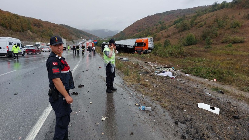 Samsun'da can pazarı! Zincirleme kazada çok sayıda ölü ve yaralı var - Resim: 14