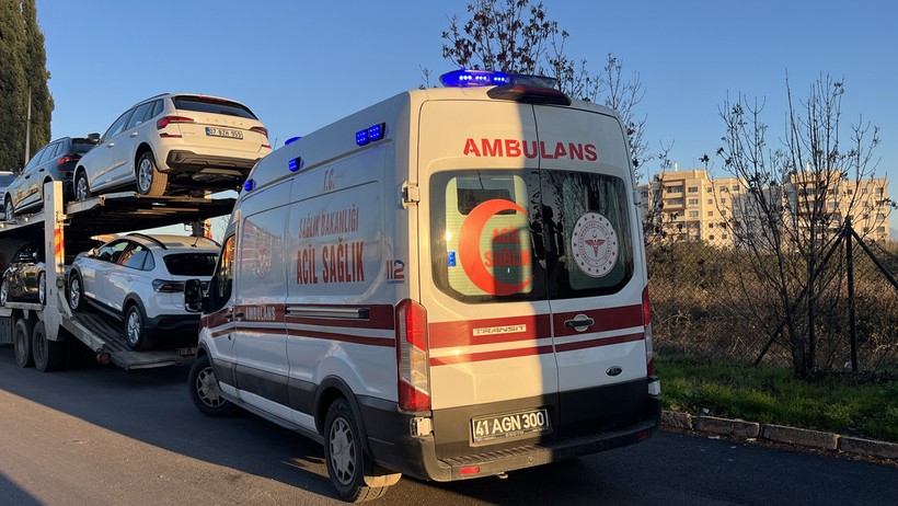 Kocaeli'de tır şoförünü dövüp boynundan bıçakladılar - Resim : 2