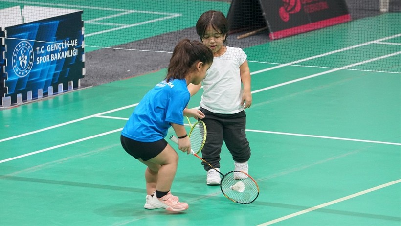 Çorum'un Osmancık ilçesinde düzenlenen Para Badminton Türkiye Şampiyonası sona erdi. Türkiye...