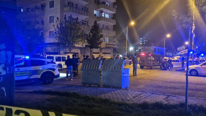 Diyarbakır'da "kız kaçırma" kavgası: 1'i polis 10 yaralı - Resim : 2