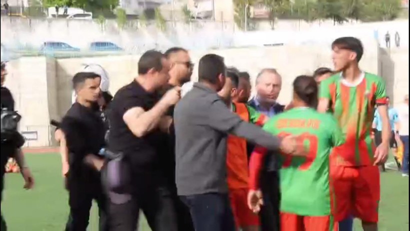 Futbolcuyu darbeden polis memuru hakkında soruşturma başlatıldı - Resim : 1