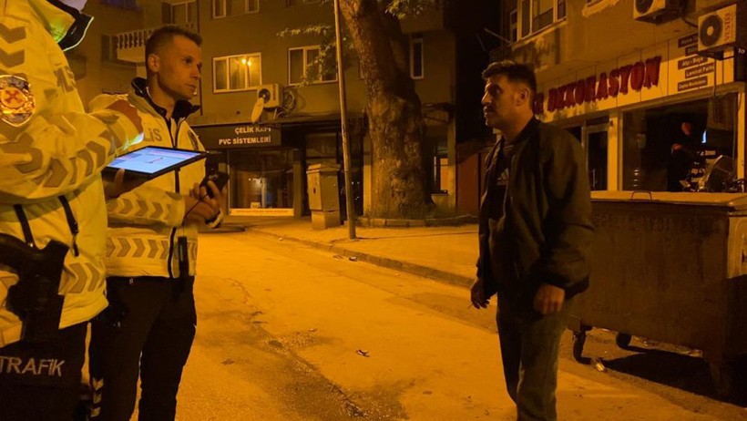 Polisin alkollü sürücüyle imtihanı... "Üflemeyeceğim. Yanlış yapıyorsunuz" - Resim : 1