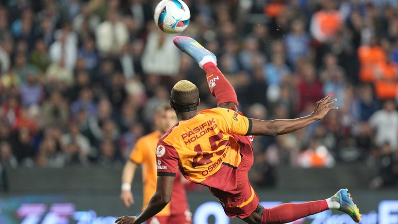 Victor Osimhen, Galatasaray'dan ayrılıyor! 135 milyon Euro'luk teklif - Resim : 1