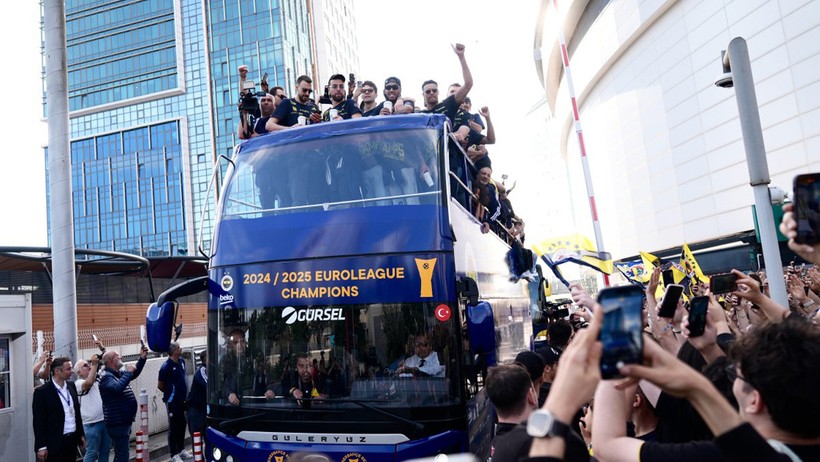 Fenerbahçe Beko Avrupa coşkusunu Bağdat Caddesi'ne taşıdı - Resim : 1