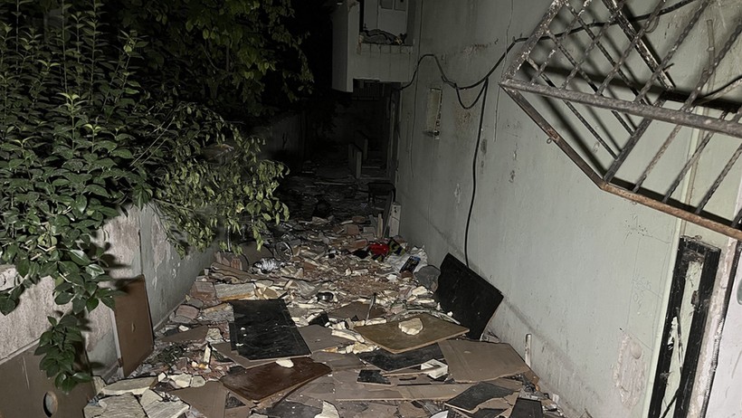 İzmir'de dehşet! Metruk binada poşetler içerisinde 3 kafatası ve kemik parçaları bulundu - Resim : 2