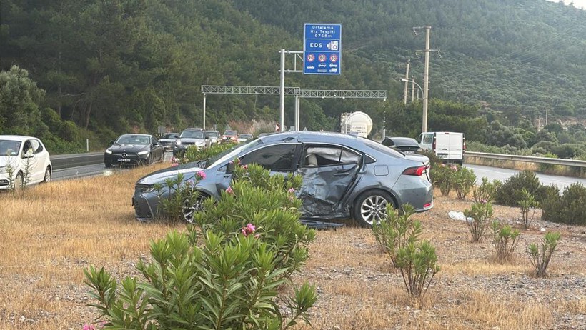 Bodrum'da can pazarı: Minibüsle otomobil çarpıştı, 15 kişi yaralandı - Resim : 2