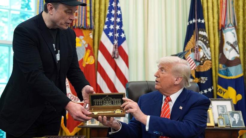 Elon Musk, Trump'ın 1992'de Jeffrey Epstein ile parti yaptığı görüntüleri paylaştı - Resim : 3