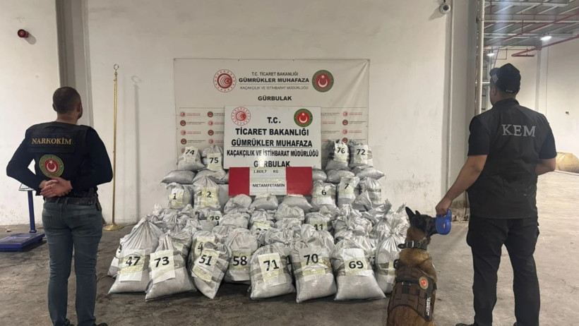 Tarihi uyuşturucu operasyonu: 1.8 ton metamfetamin ele geçirildi - Resim : 1