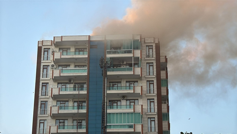 Diyarbakır'da 13 katlı binanın çatısında çıkan yangında 3 çocuk ve anneleri hayatını kaybetti - Resim : 3