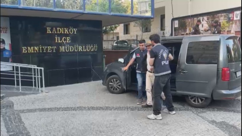 Kadıköy'de Güney Koreli yayıncıya taciz: 71 yaşındaki şüpheli tutuklandı - Resim : 2