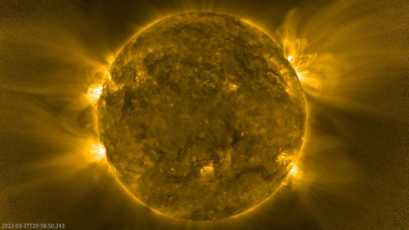 Güneş’in güney kutbundan ilk görüntüleri: Solar Orbiter tarihe geçti - Resim : 2