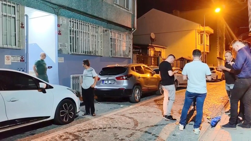 Fatih’te intihar eden polis memurunun evinde parçalanmış ceset bulundu - Resim : 3