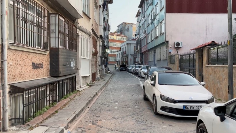 Fatih’te intihar eden polis memurunun evinde parçalanmış ceset bulundu - Resim : 2