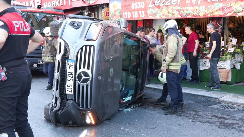 Sarıyer'de motosiklete çarpıp kaçan cip devrildi - Resim : 3