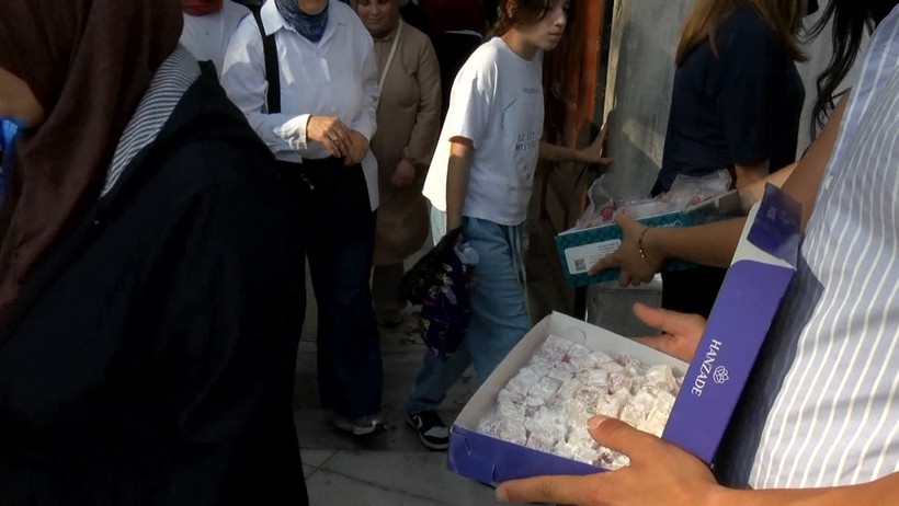 Üniversite sınavı öncesi bir klasik: Adaylar Eyüpsultan'da dua etti - Resim : 5