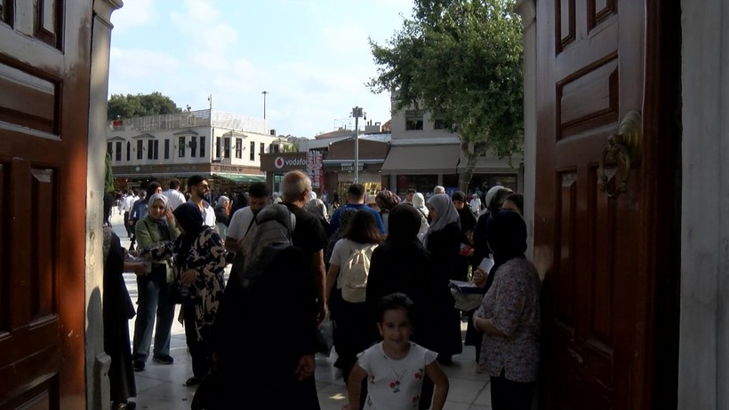 Üniversite sınavı öncesi bir klasik: Adaylar Eyüpsultan'da dua etti - Resim : 4
