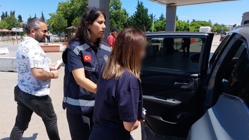 Evlilik vaadiyle kandırdı: 444 bin liralık altını alıp erkek kılığında kaçtı - Resim : 1