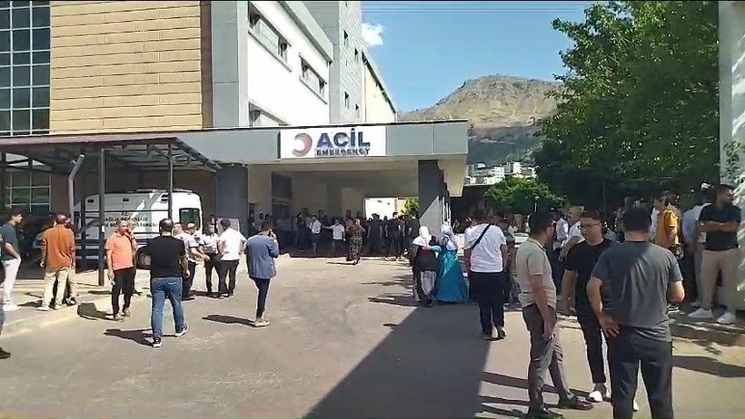 Batman'da katliam gibi kaza: Bilirkişilerin olduğu araç şarampole yuvarlandı! Sağ kurtulan yok - Resim: 5