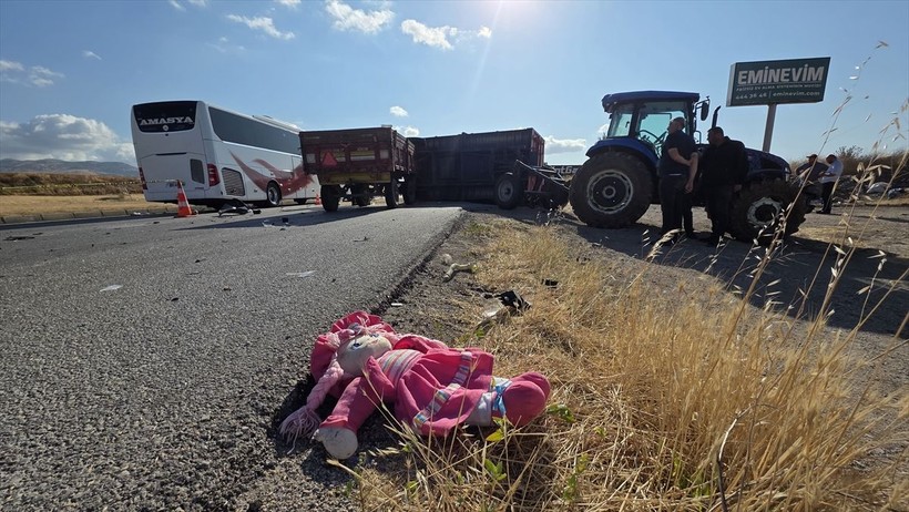 Amasya'da feci kaza: 1 ölü, 4 yaralı - Resim: 2