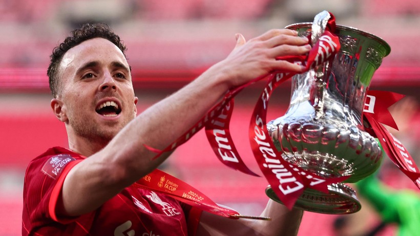 Liverpool'un yıldız oyuncusu trafik kazasında hayatını kaybetti - Resim : 2