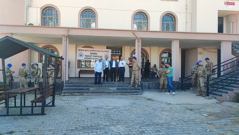 Diyarbakır'da bir kan davası daha barışla son buldu: 1 kişi ölmüştü - Resim : 2