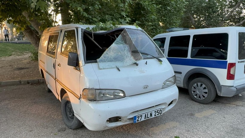 Dev ağaç dalı piknik yapan 11 kişiyi yaralandı! - Resim : 1