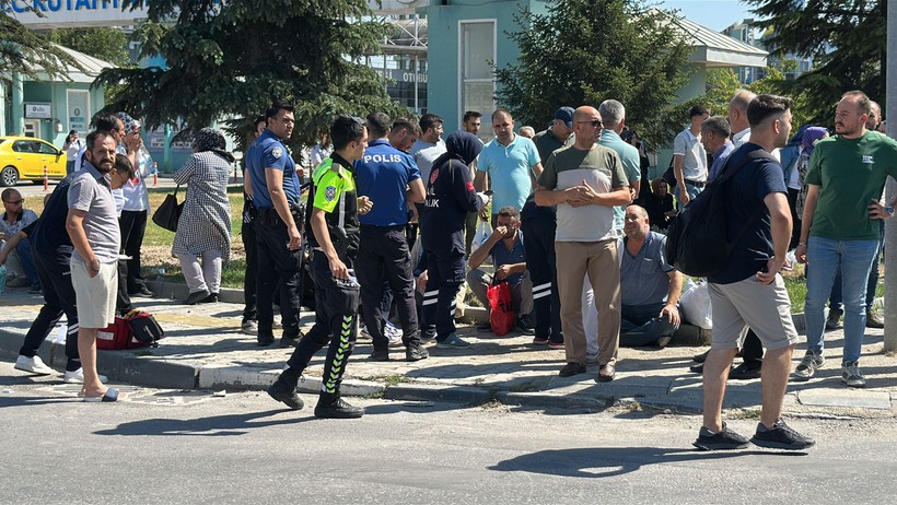 Servis otobüsü tankerle çarpıştı: 35 kişi yaralandı - Resim : 2