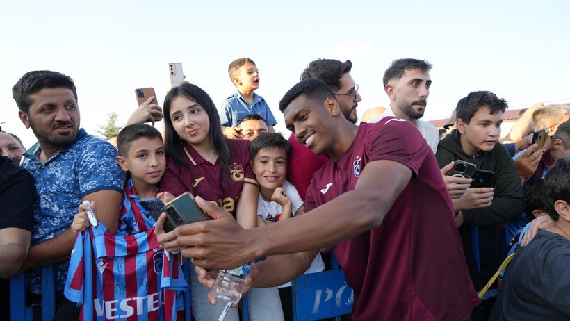 Trabzonspor'un taraftar buluşmasında izdiham - Resim : 2