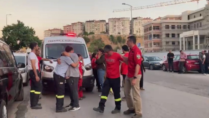 10 şehidimizin kimlikleri DNA testi ile belirlenecek! Adli Tıp Kurumu'na getirildiler - Resim : 3