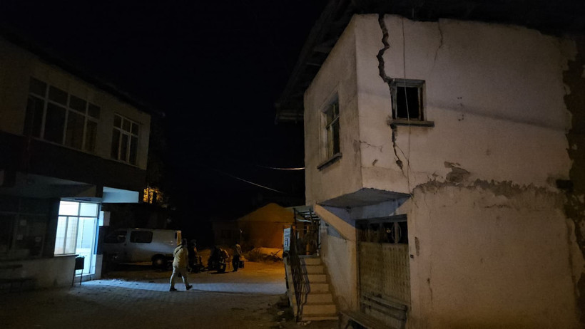 Deprem bölgesinde vatandaşlar o anları anlattı - Resim : 2
