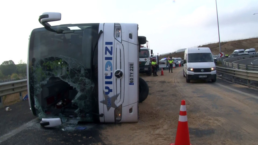 Kuzey Marmara Otoyolu’nda yolcu otobüsü devrildi: 4 ölü, 20 yaralı - Resim : 2
