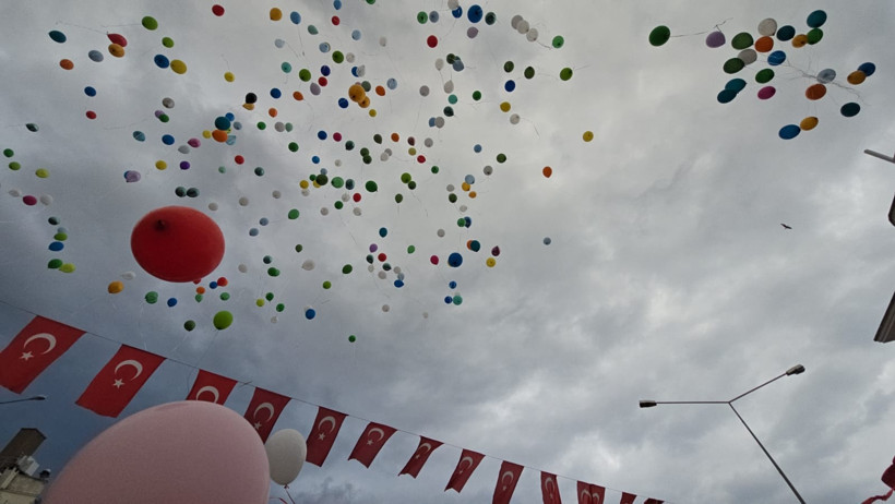 Lösemiyi yenen 11 yaşındaki Ali Demir, yüzlerce balonla karşılandı - Resim : 2