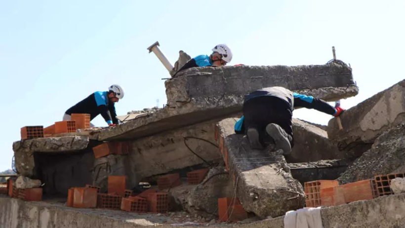 Depremde enkaz altındaki canlıları 120 saniyede tespit edecek cihaz geliştirildi - Resim : 1