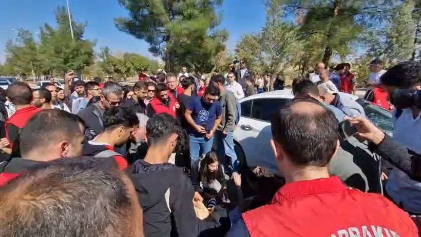 Rojin Kabaiş için yapılan yürüyüşte, üniversite öğrencisine otomobil çarptı - Resim : 2