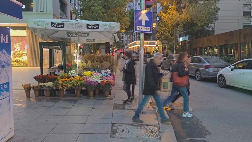 Kadıköy'de oyuncu İrem Helvacıoğlu’nun yaralandığı kaza kamerada - Resim : 1