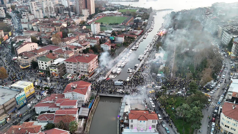 Kadıköy’de derbi öncesi trafik durma noktasına geldi - Resim : 2