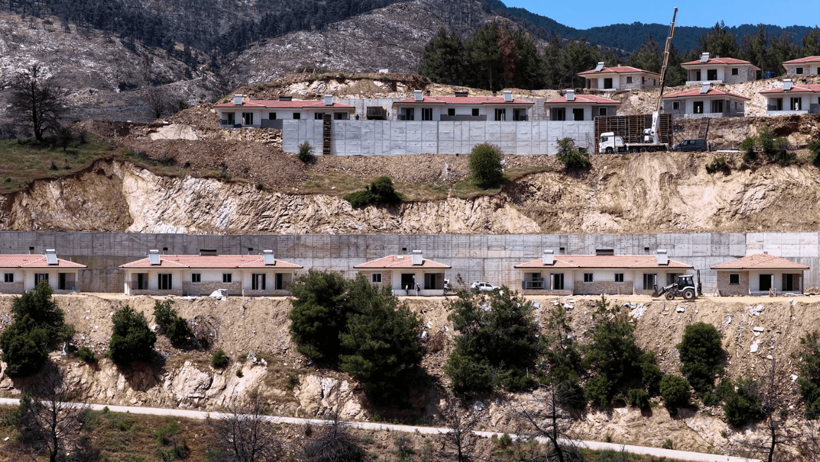 &Ouml;demiş'te afet konutlarında sona gelindi! Bakan Kurum, 7 yaşındaki Muzaffer'e verdiği s&ouml;z&uuml; tuttu - Resim : 3