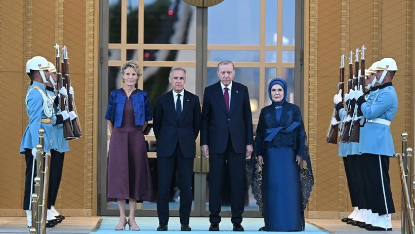 Cumhurbaşkanı Erdoğan'ın tabanca hediyesi Kanada'da olay oldu! - Resim : 1