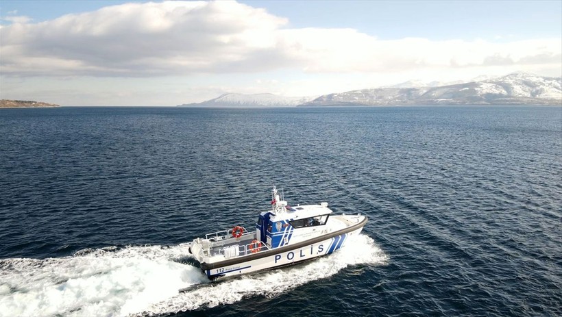 Kurbağa adamlar ve deniz polisleri Van Gölü'nde kaçakçılığa göz açtırmıyor, güvenliği sağlıyor - Resim: 39