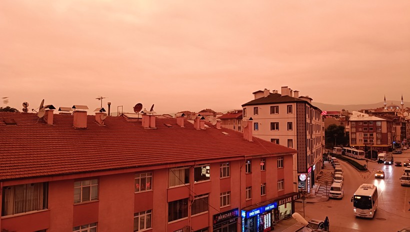 Afrika tozlarından etkilendi... Bolu kıpkırmızı oldu - Resim : 1