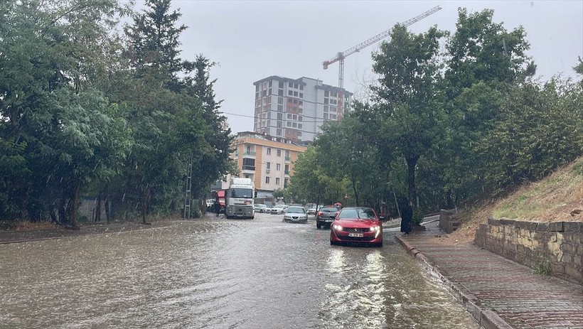 İstanbul'da sağanak yağış! Meteoroloji sıcaklıkların düşeceği yerleri açıkladı - Resim: 5