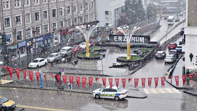Erzurum'a mayıs ortasında kar yağdı - Resim: 7