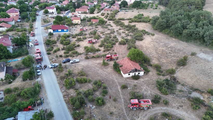 Karabük'teki yangın durdurulamıyor | 3 günde 14 köy tahliye edildi - Resim: 13