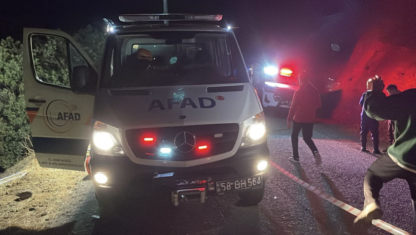 Sivas'ta feci kaza: Otomobil uçuruma yuvarlandı, 4 kişi hayatını kaybetti - Resim: 2