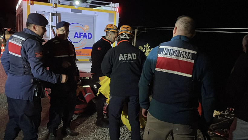 Sivas'ta feci kaza: Otomobil uçuruma yuvarlandı, 4 kişi hayatını kaybetti - Resim: 4