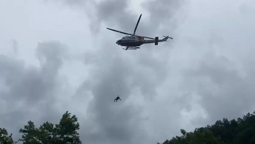 Şile'de selde mahsur kalan kampçılar helikopterle kurtarıldı - Resim: 8
